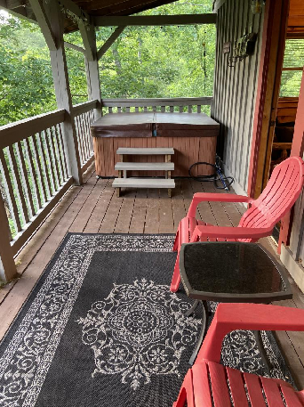 Bear Footin Cabin