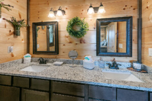 Lower left king bedroom bathroom. Tub/shower combo