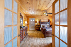 BARN CABIN IN THE VALLEY