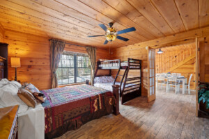 BARN CABIN IN THE VALLEY