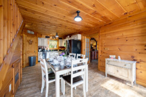 BARN CABIN IN THE VALLEY