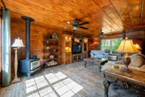 BARN CABIN IN THE VALLEY