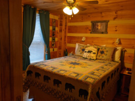 Sonia\'s Bearadise Cabin