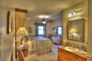 LeConte Suite with King Size Bed
