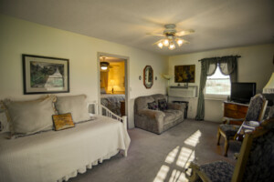 LeConte Suite sitting room 