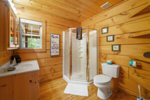 Gypsy Road Wears Valley Log Cabin - Main Level Bathroom