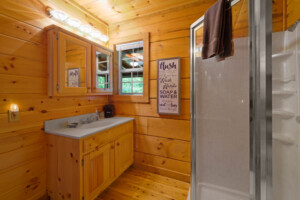 Gypsy Road Wears Valley Log Cabin - Main Level Bathroom