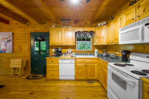 Gypsy Road Wears Valley Log Cabin - Kitchen 