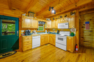 Gypsy Road Wears Valley Log Cabin - Kitchen 