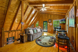 Gypsy Road Wears Valley Log Cabin - Upper Level Loft Area