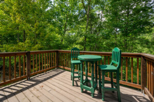 Gypsy Road Wears Valley Log Cabin - Upper Level Deck