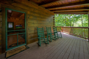 Gypsy Road Wears Valley Log Cabin - Lower Level Covered Deck