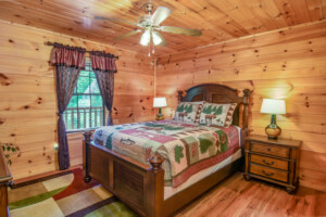 Easy Livin Log Cabin - Bedroom #2 Queen Bed