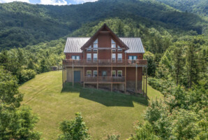 Whiskey Mountain Lodge