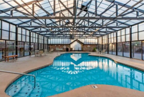 Resort Year-round indoor swimming pool