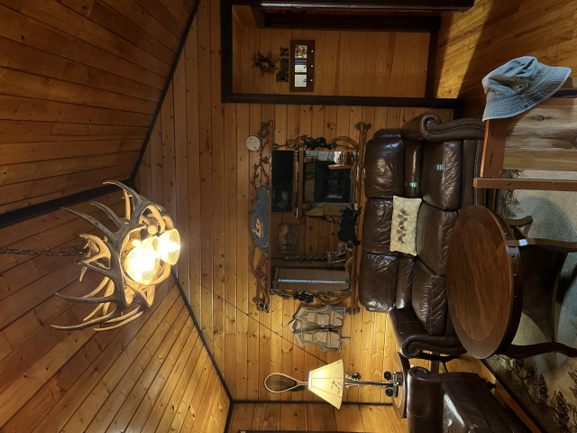 Antler chandelier adds the perfect touch