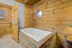 Jetted tub in Master bedroom