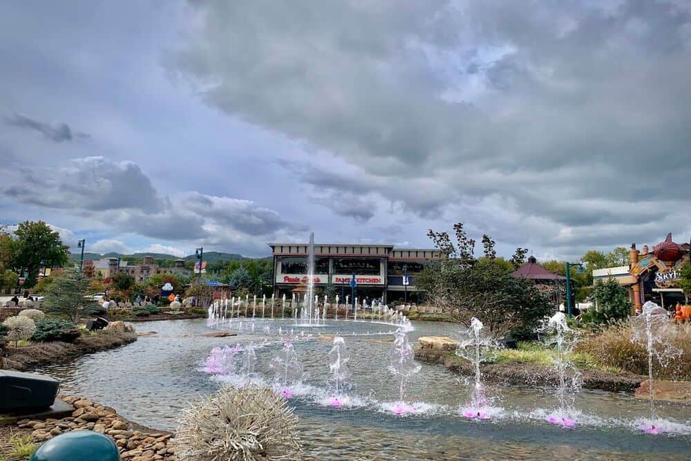 the island pigeon forge lights