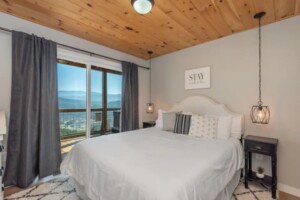 Modern Style + Best View in the Smokies w/ Hot Tub