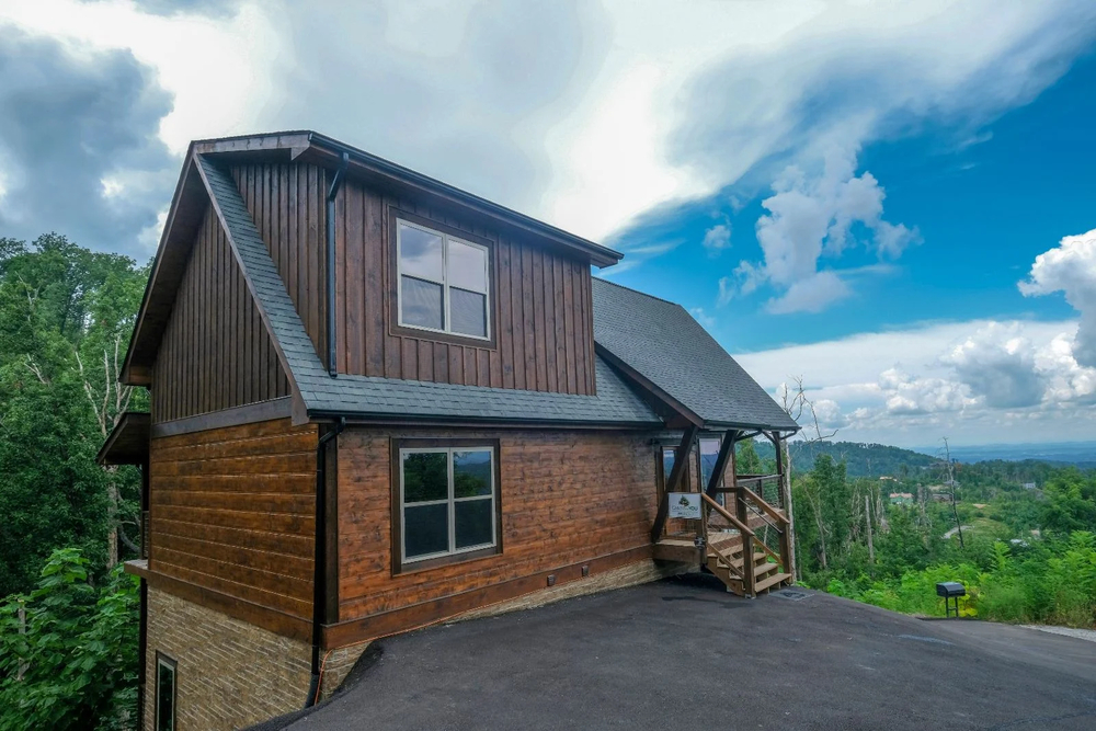 Chestnut Bearadise is one of the best inexpensive Gatlinburg cabins