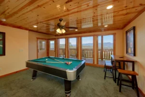 Summit Pool Lodge