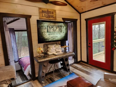 Cockpit Lounge #1406