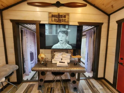 Cockpit Lounge #1406