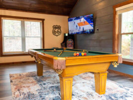 Gatlinburg Luxury: Your Dream Cabin Awaits!