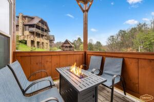 Pigeon Forge Paradise: Style & Comfort!