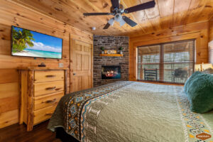 Whispering Pines Retreat: Ideal Location