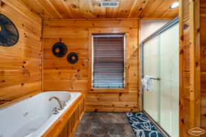 Whispering Pines Retreat By Ghosal Luxury Lodging