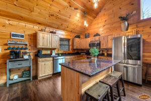 Whispering Pines Retreat: Ideal Location