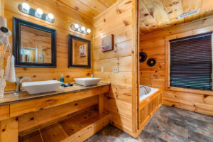 Whispering Pines Retreat By Ghosal Luxury Lodging