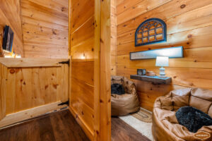 Whispering Pines Retreat By Ghosal Luxury Lodging