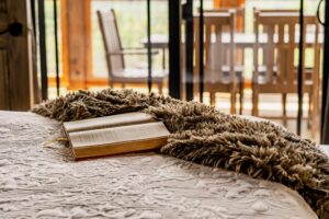 Cozy-up to your favorite book anywhere in this cabin.