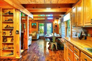 Kitchen & Dining Area